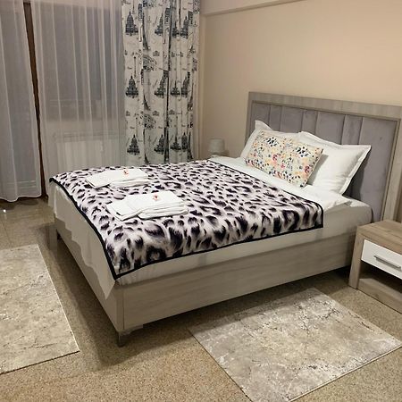 Апартаменти Minerva Ultracentral Крайова Екстер'єр фото